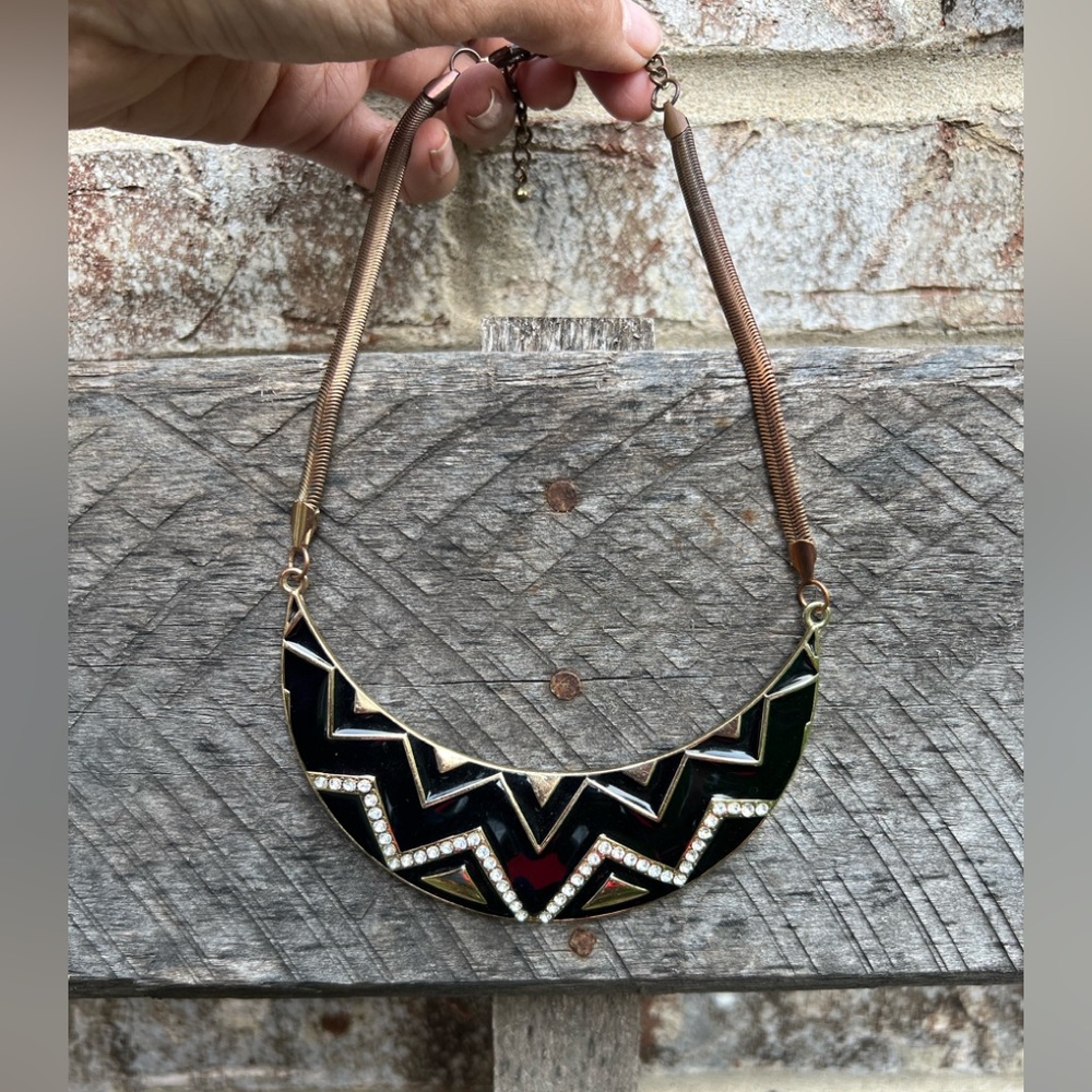 Gold and black contrast necklace
